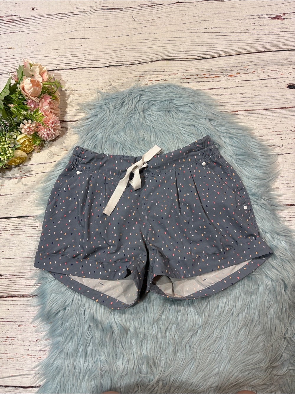 Lululemon Spring Break Away Shorts Confetti Cake Multi